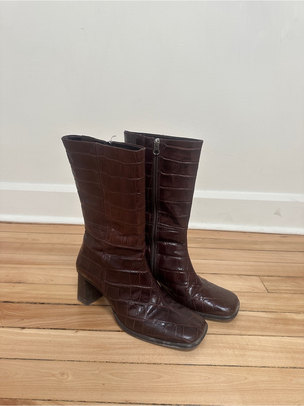 L'INTERVALLE Dark Brown Croc-Embossed Mid-Calf Heeled Boots